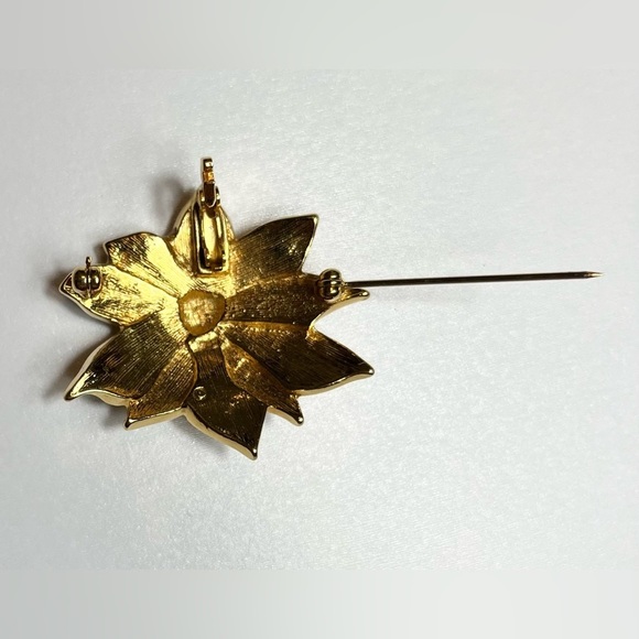 Avon Yellow Glittered Enamel Poinsettia Brooch and Earring Set - Picture 10 of 11